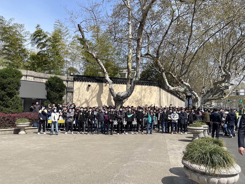  馬英九28日下午前來參觀南京總統府，南京總統府外的民眾被維安擋下。中央社