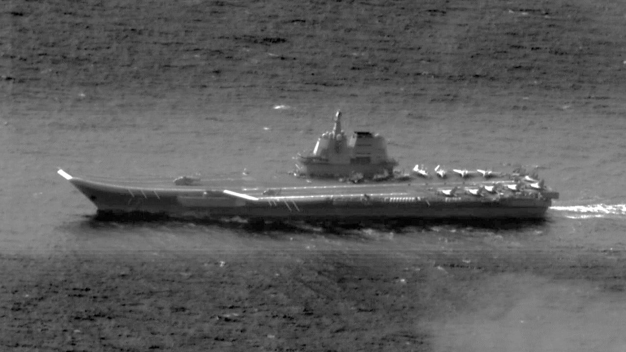 國軍10月26日針對中共山東號航艦實施航照。國防部提供