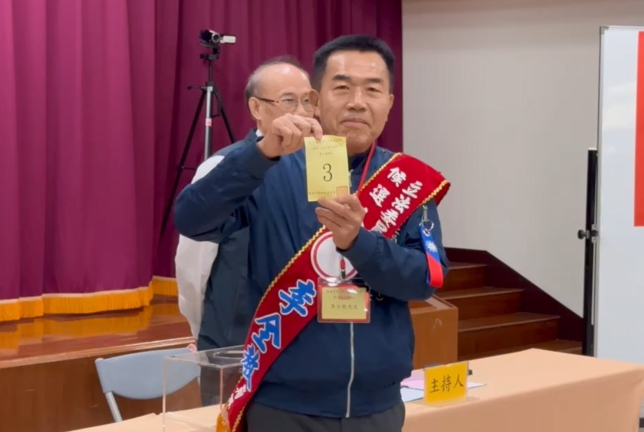 台南市前議長李全教曾遭對手指控不能參選，但今天仍順利抽出號次。辛啓松攝