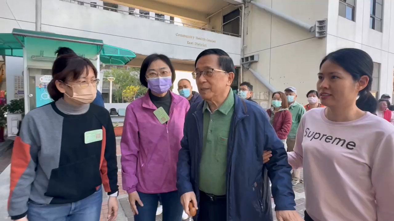 前總統陳水扁今天上午到台南市衛生局投票。辛啓松攝