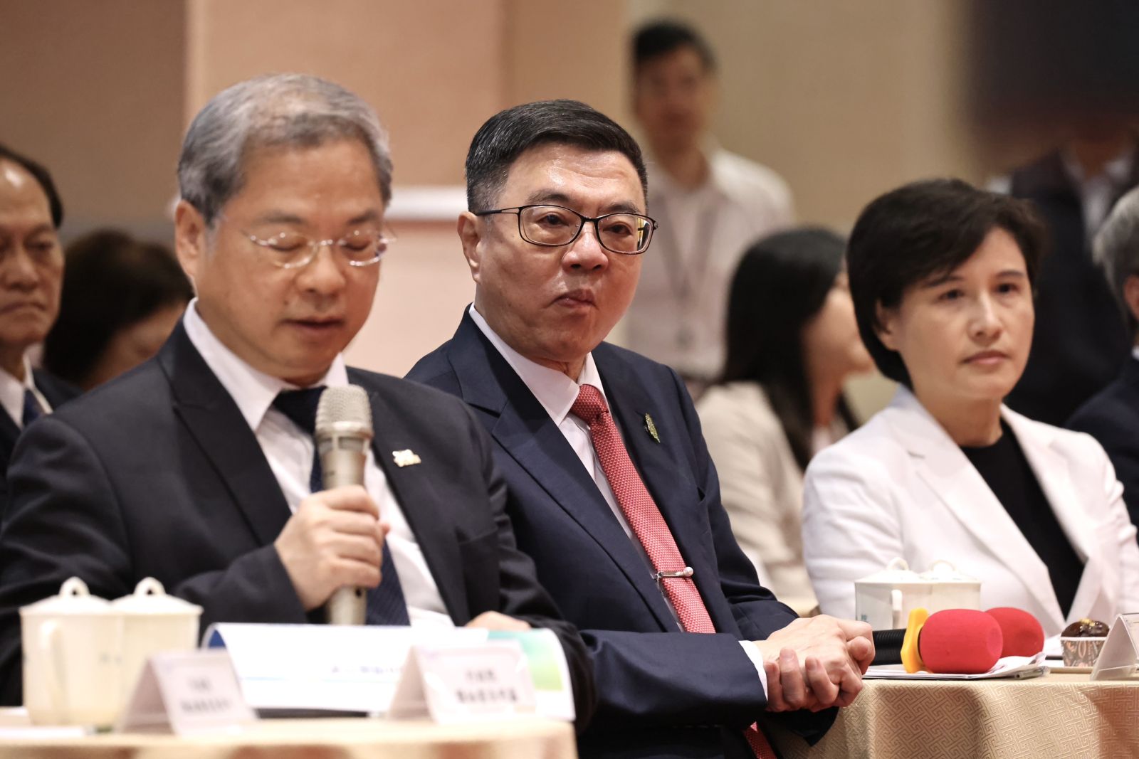 卓榮泰及鄭麗君等親自說明政策推展近程並勉勵團隊每一位都是部會的引水人。林啟弘攝