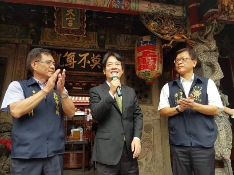 賴清德2019年壯大台灣車隊抵達嘉義時,時任太保市長黃榮利(左)作陪。翻攝黃榮利臉書