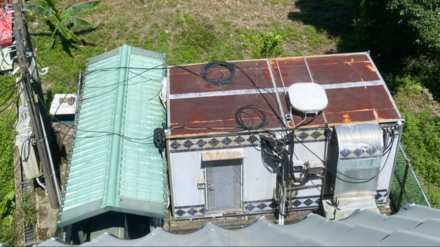 山區微波站需要配備發電機，以防停電。孫福應攝