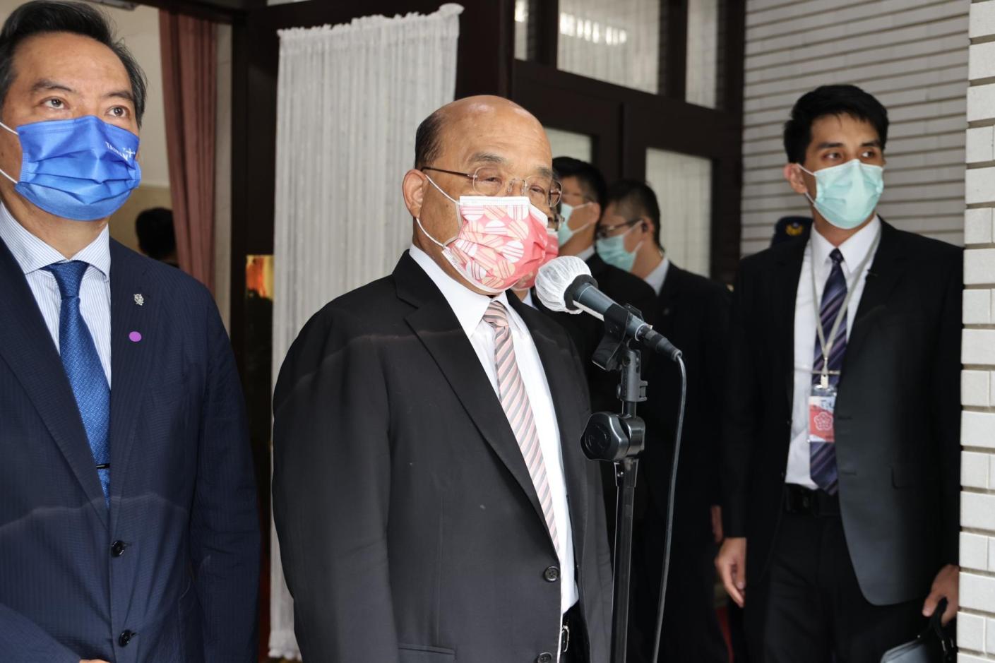行政院長蘇貞昌30日針對被指涉入鏡電視案提出說明。林啟弘攝
