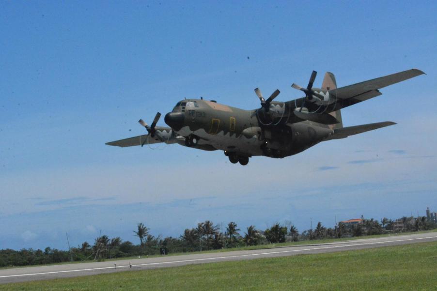 美軍C-130H運輸機因螺旋槳轂破裂停飛　空軍：已完成檢查無安全顧慮