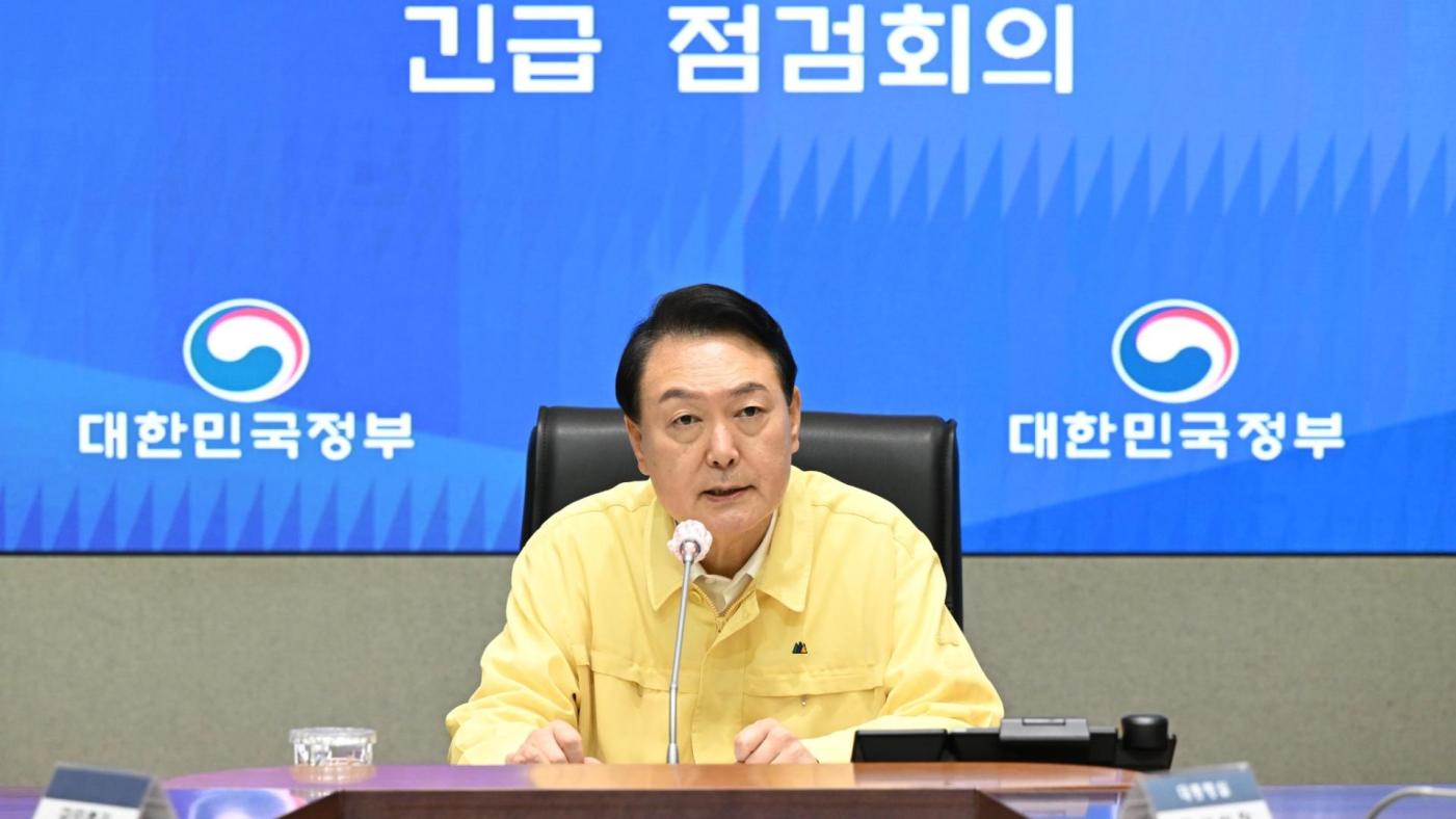 韓國總統尹錫悅處理梨泰院踩踏悲劇事件，目前受到民眾肯定。 翻攝尹錫悅臉書