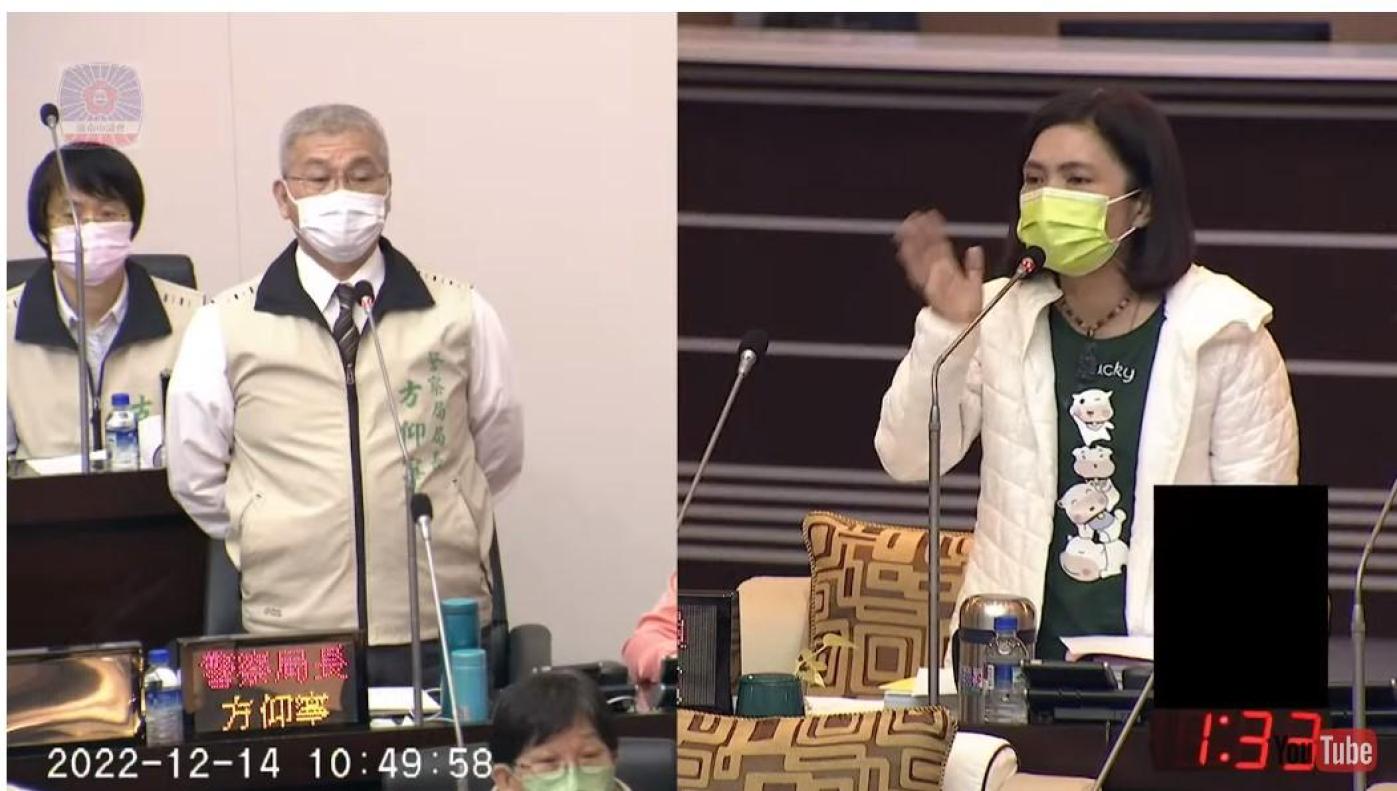 台南市國民黨籍議員蔡淑惠（右）要求警察局長方仰寧調查某議長候選人是否涉及妨害公務。議會提供
