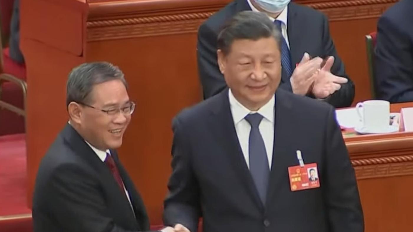 李強（左）當選國務院總理，開啟新「習李體制」時代。翻攝直播
