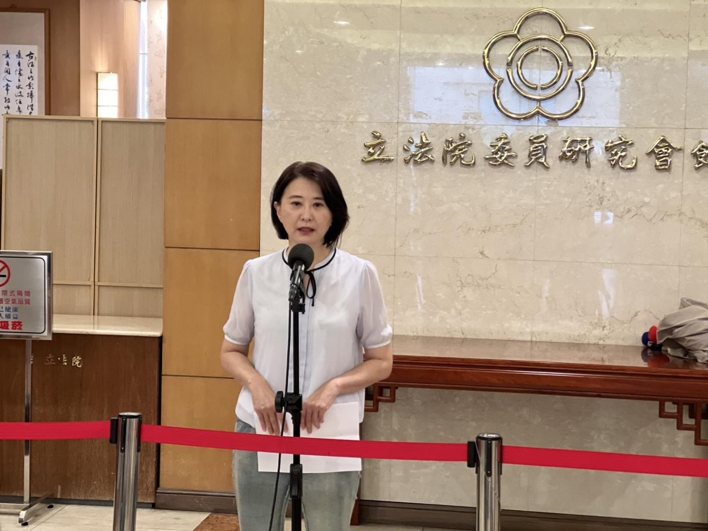國民黨立委王鴻薇說明李姓隨扈妻子取消記者會原由。王鴻薇國會辦公室提供