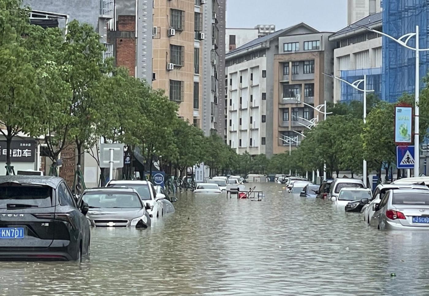 颱風杜蘇芮造成中國多處洪災。圖為福建市區嚴重積水。中新社提供