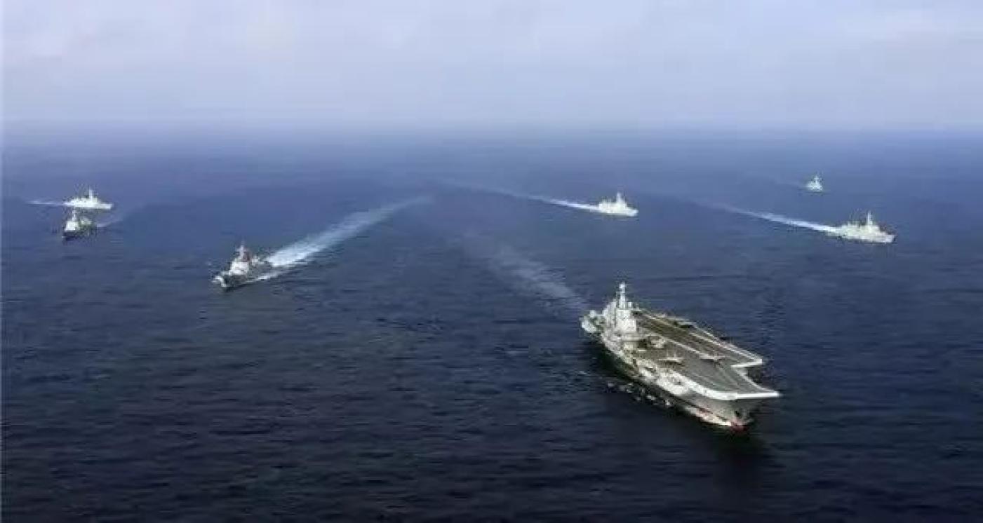 國防部向國人示警指出，習近平第三任期「推動解決台灣問題進程」。圖為解放軍航母編隊資料照片