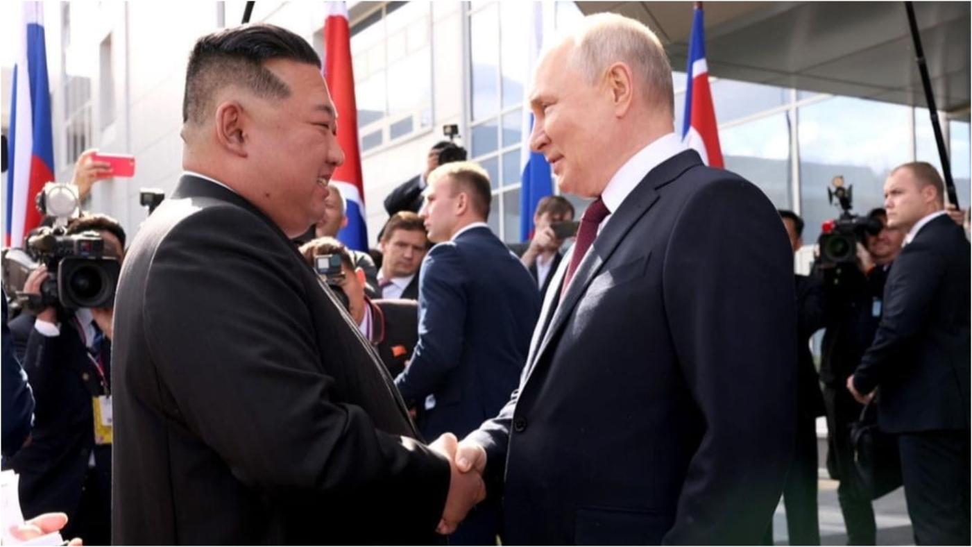 俄國總統普丁（右）與朝鮮領袖金正恩在俄國遠東地區的東方太空發射場會談。翻攝Vladimir Putin Владимир Путин臉書