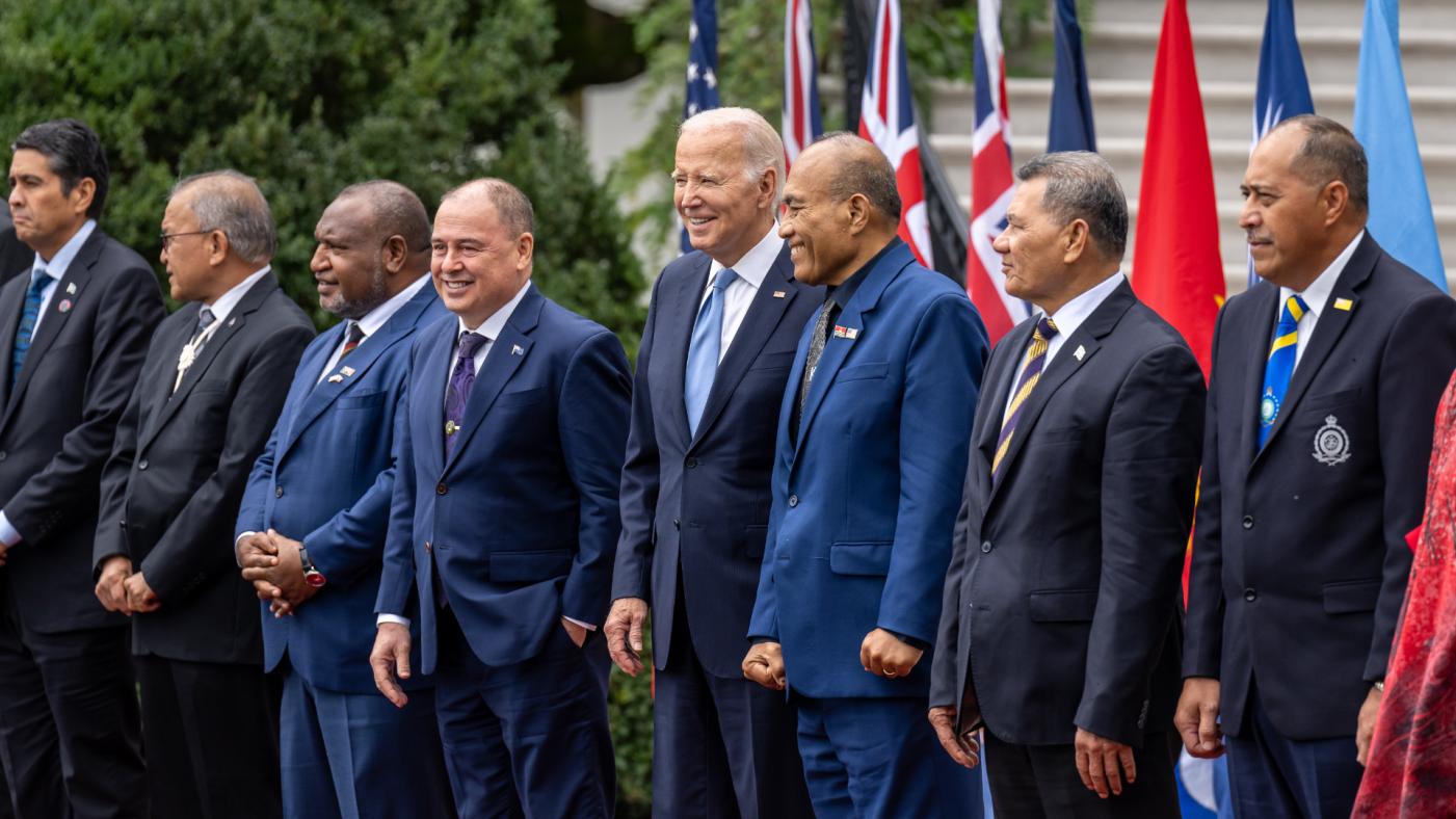 美國總統拜登（右4）25日與太平洋島國領袖召開第2次峰會。翻攝@POTUS「X」社群平台