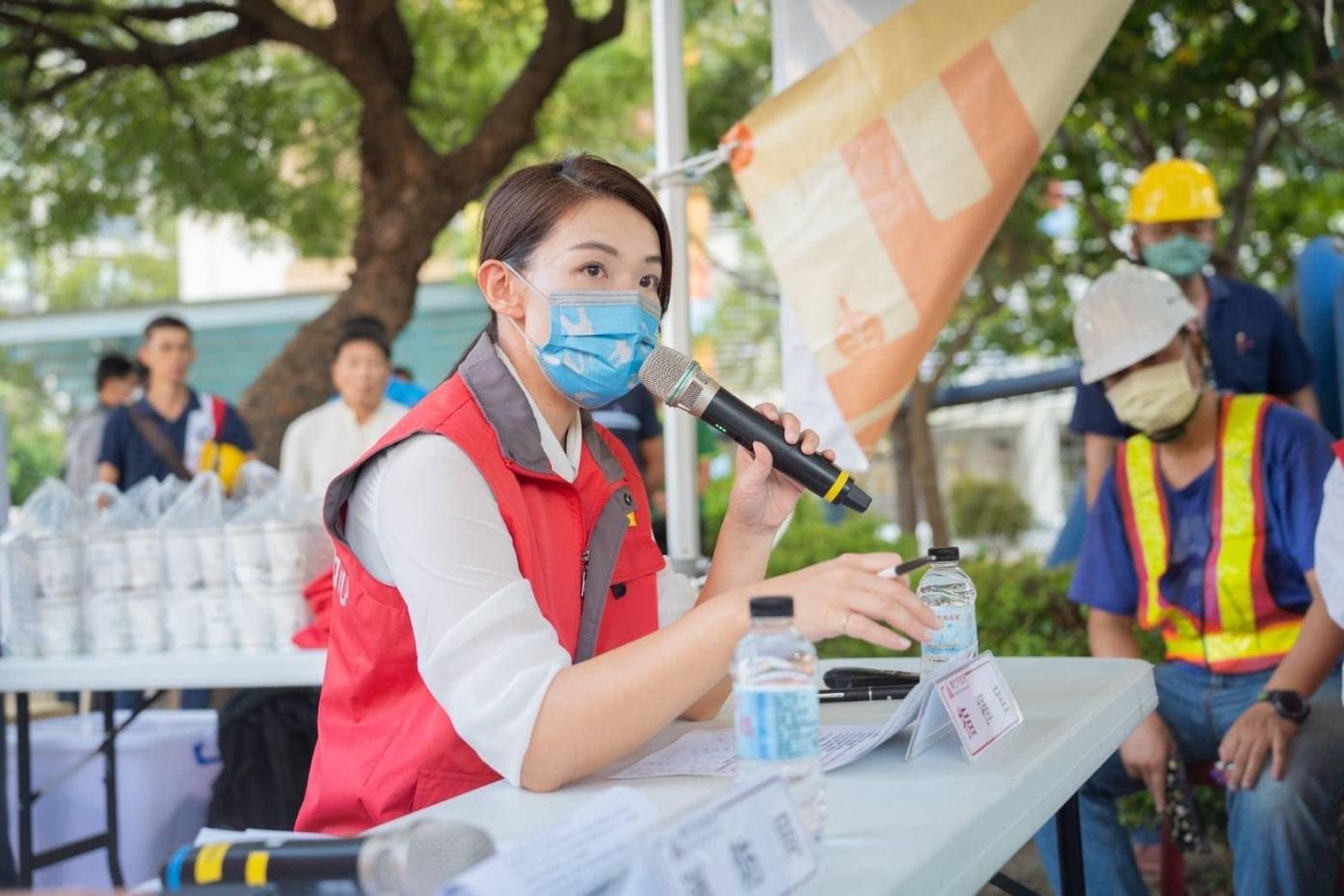 李正皓28日質疑新竹市長高虹安（圖）在人事上買一送一、包牌式酬庸。翻攝高虹安臉書