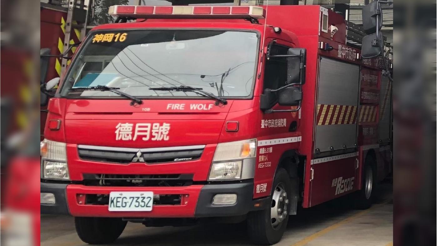 消防車水帶掉落國道路面釀連環車禍，圖為肇事車輛。翻攝神岡消防分隊臉書