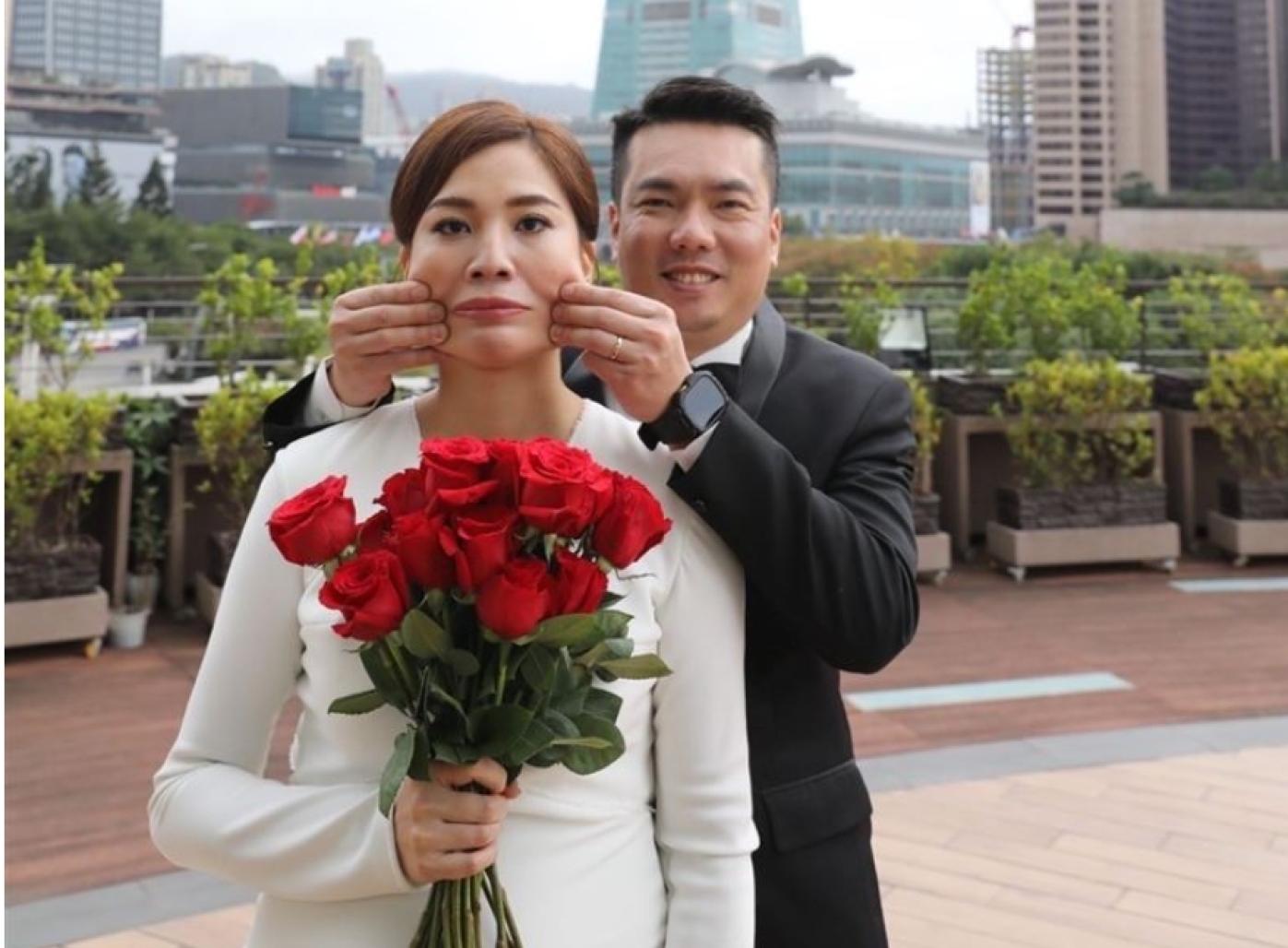 國民黨北市議員鍾沛君分享與交往3年的歌手男友陳布朗結婚的婚紗照。鍾沛君提供