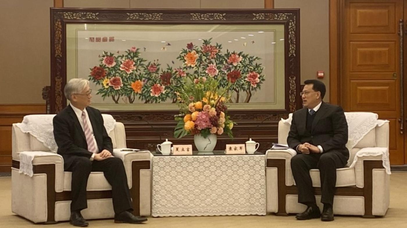 國民黨副主席夏立言今年2月15日會見重慶市委書記袁家軍。資料照片