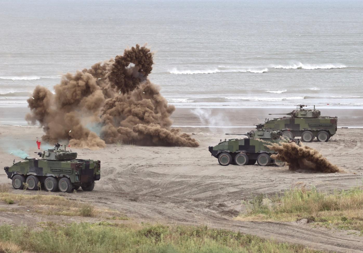 今年7月舉行的漢光39演習於新北市八里海灘驗證國軍聯合反登陸作戰。林啟弘攝