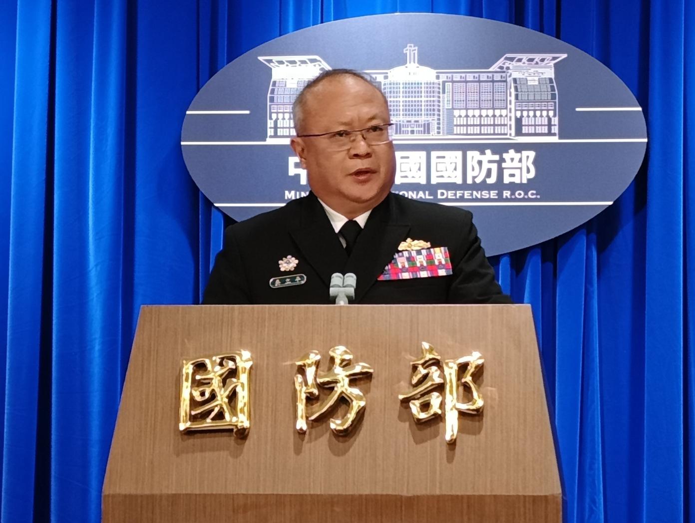 海軍司令部參謀長吳立平中將今首度公布海虎潛艦意外始末。王烱華攝