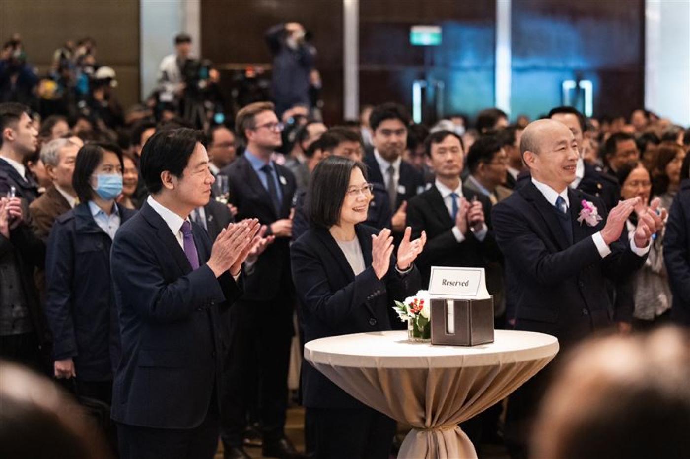 蔡英文、賴清德、韓國瑜出席「日本天皇陛下華誕慶祝酒會」。總統府提供