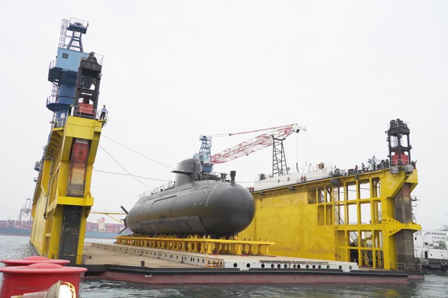 海鯤號潛艦移至乾塢工程　台船：逐項完成驗測達成交艦目標