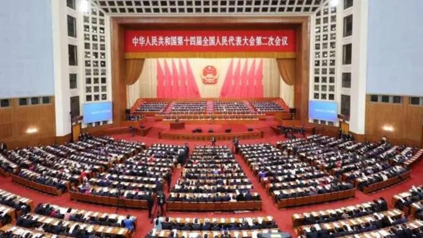 中國十四屆全國人大二次會議5日揭幕，國務院總理李強首度提出政府工作報告。翻攝新華社
