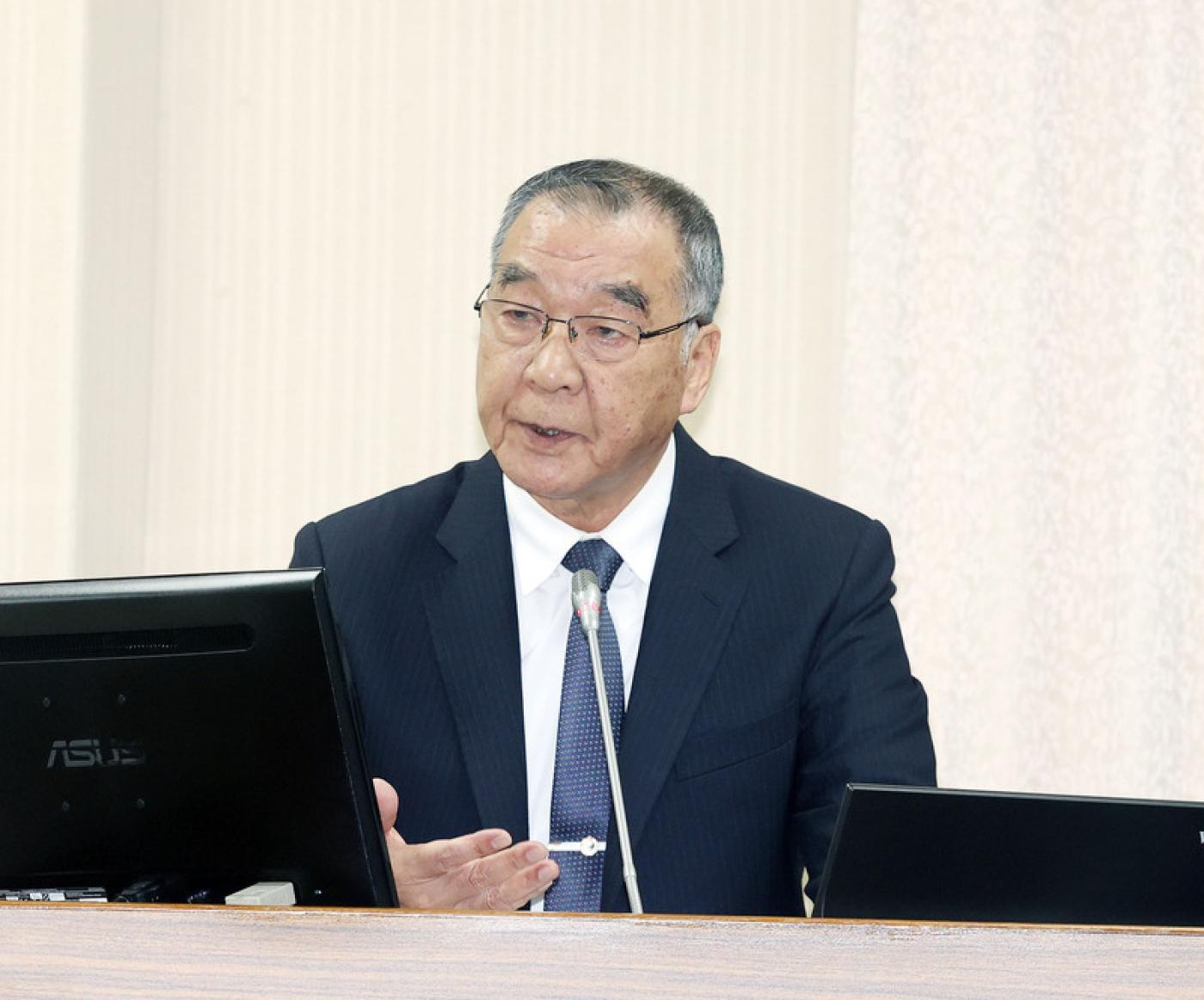 國防部長邱國正7日出席立法院外交及國防委員會。