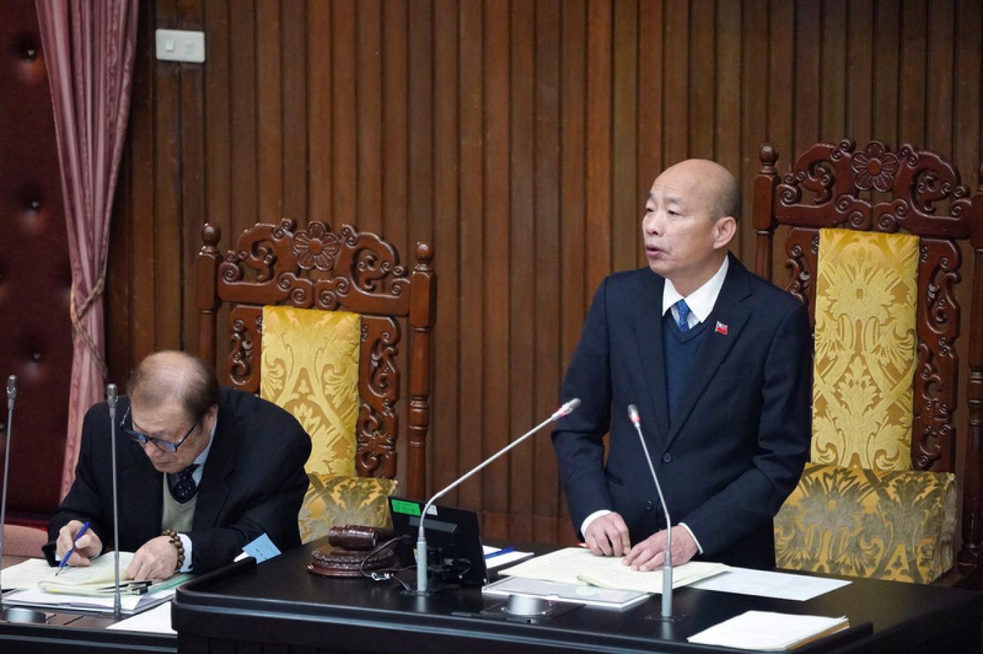 立法院長韓國瑜15日（右）主持院會。中央社