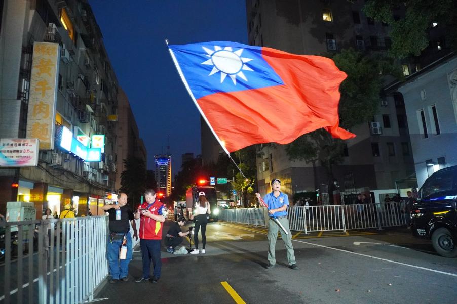 立院場外觀察／決戰今夜！民團號召10萬人　贊成方隔街對峙