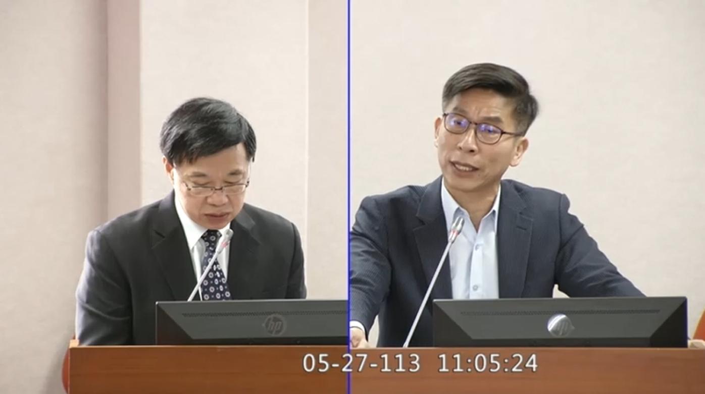 民進黨立委鍾佳濱（右）質詢法務部次長徐錫祥（左）。翻攝國會頻道