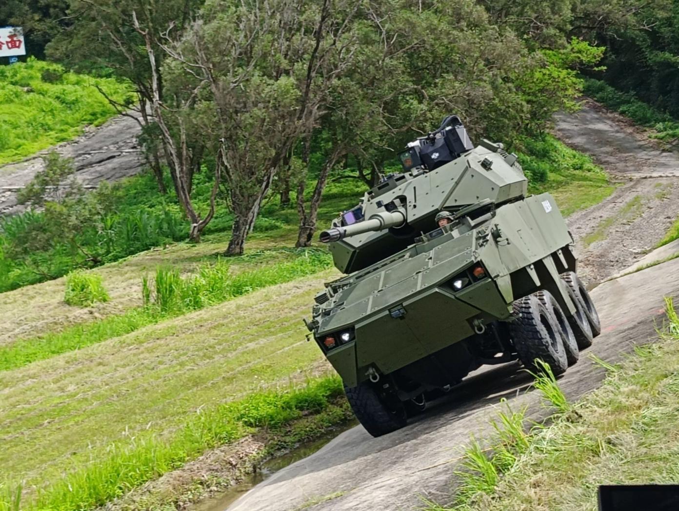「獵豹」105公厘輪型戰車首曝光。王烱華攝