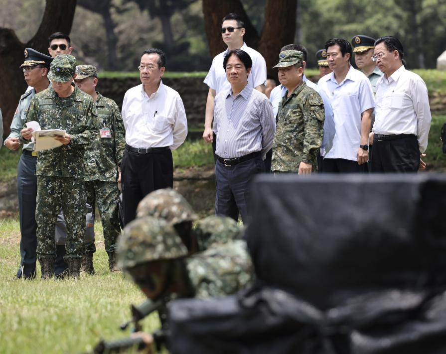 賴清德視導成功嶺新兵　當年新訓成績曝光！射擊100分、89.63高分結訓
