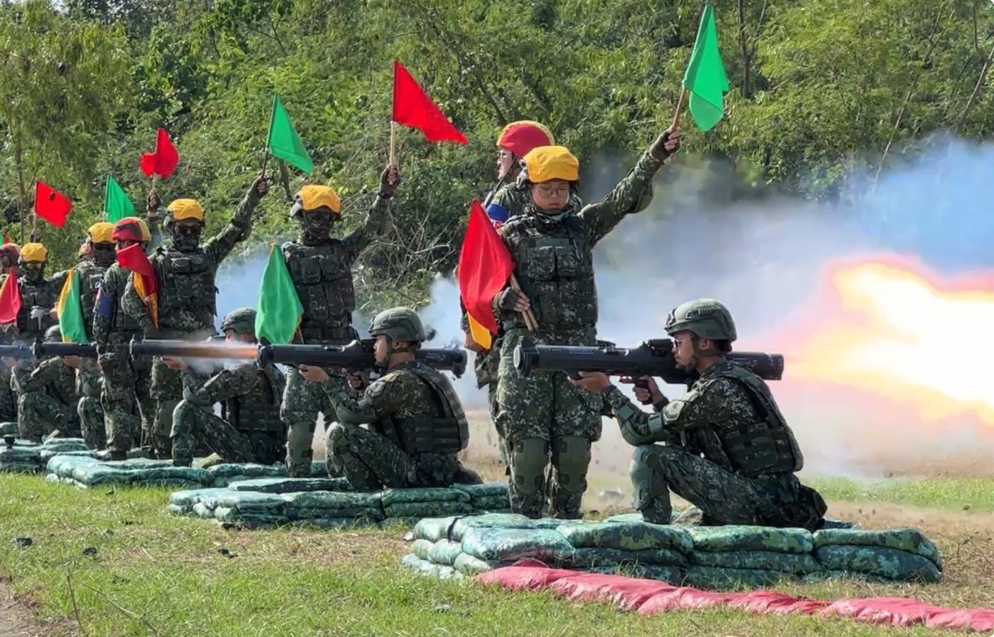 新兵射擊紅隼居然發生不擊發。林啟弘攝