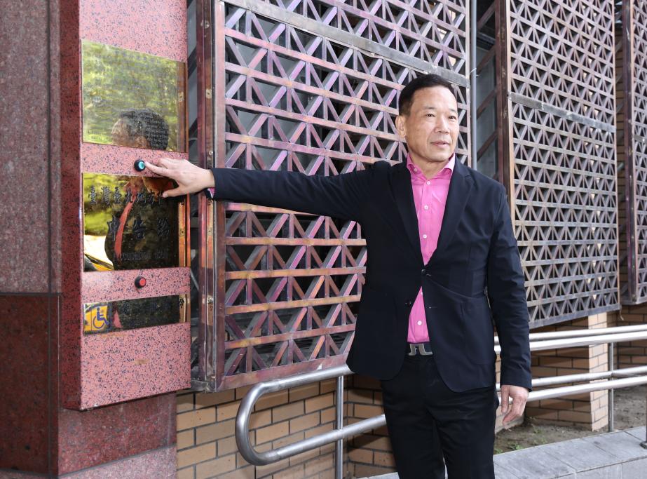 檢方查出柯文哲收1500萬！吳怡萱嗆：沒金流求重刑笑死人　點名鍾小平亂拉屎