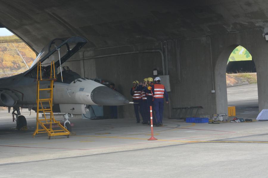 破天荒！經國號戰機發動機將女機工長吸入身亡　空軍震驚組專案小組調查