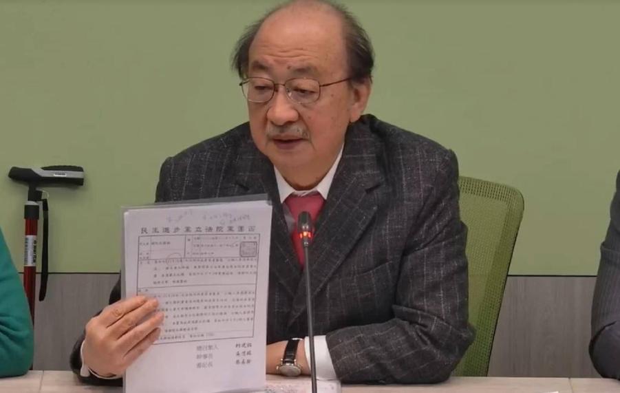 為賴清德吵起來　王世堅諷柯建銘說三道四　柯開火：你是哪一黨的