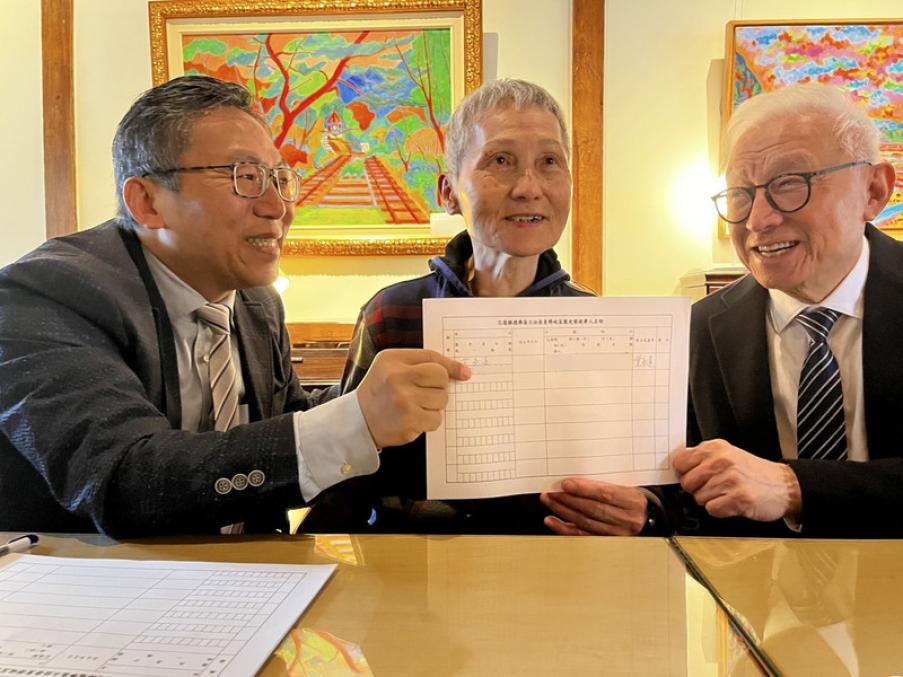 赴花蓮致敬葉春蓮　曹興誠讚「台灣人良心」