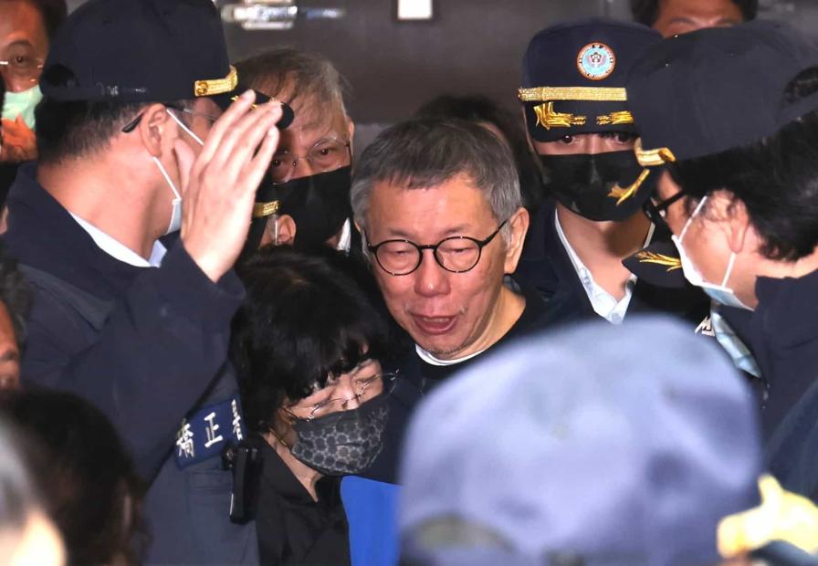 家祭慟喊對不起父親　柯文哲哽咽：獄中聽到消息是我一生的遺憾