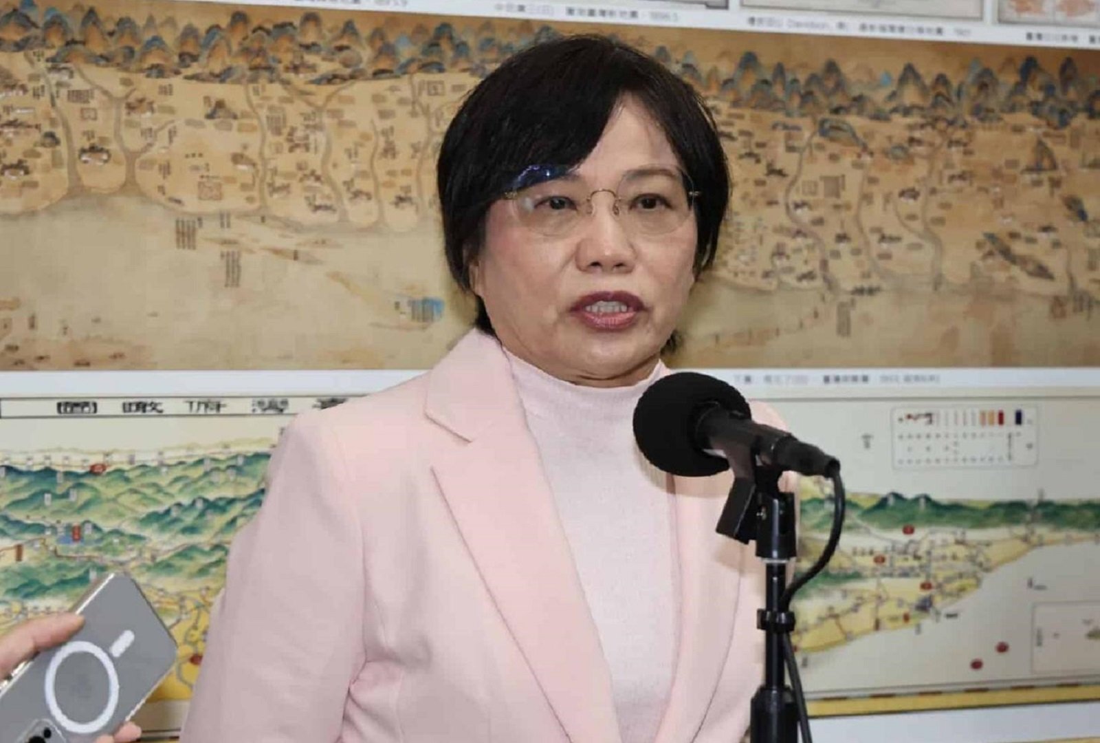 對於兩位中配今限期離境的進度，內政部長劉世芳31日受訪表示，據掌握消息，其中一人離境有變數。資料照片／林啟弘攝
