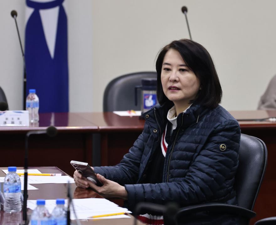 傳跑市場罵民眾無恥　王鴻薇告罷團妨害名譽、控柯建銘助理抹黑