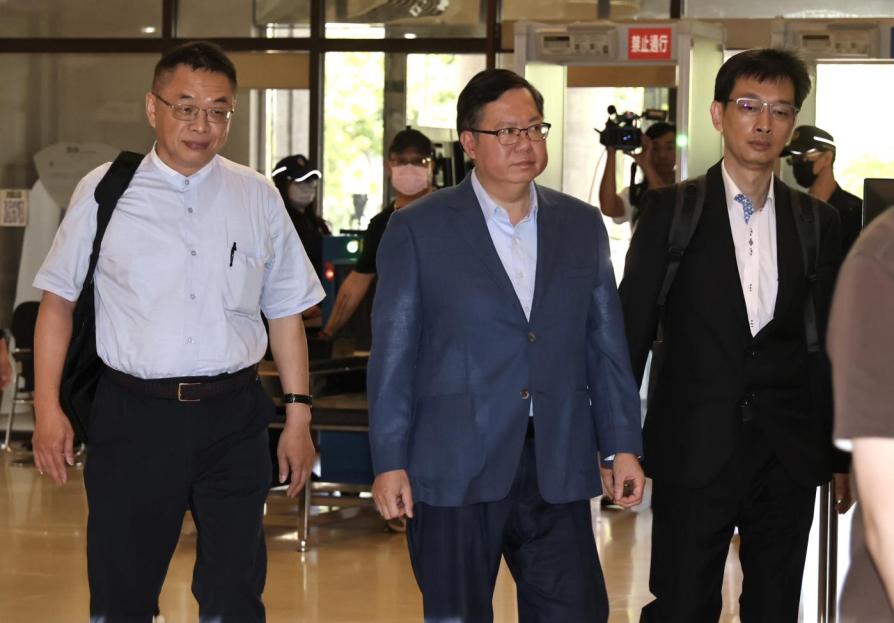 鄭文燦涉貪「仍有串供、逃亡之虞」　限制出境再延8月