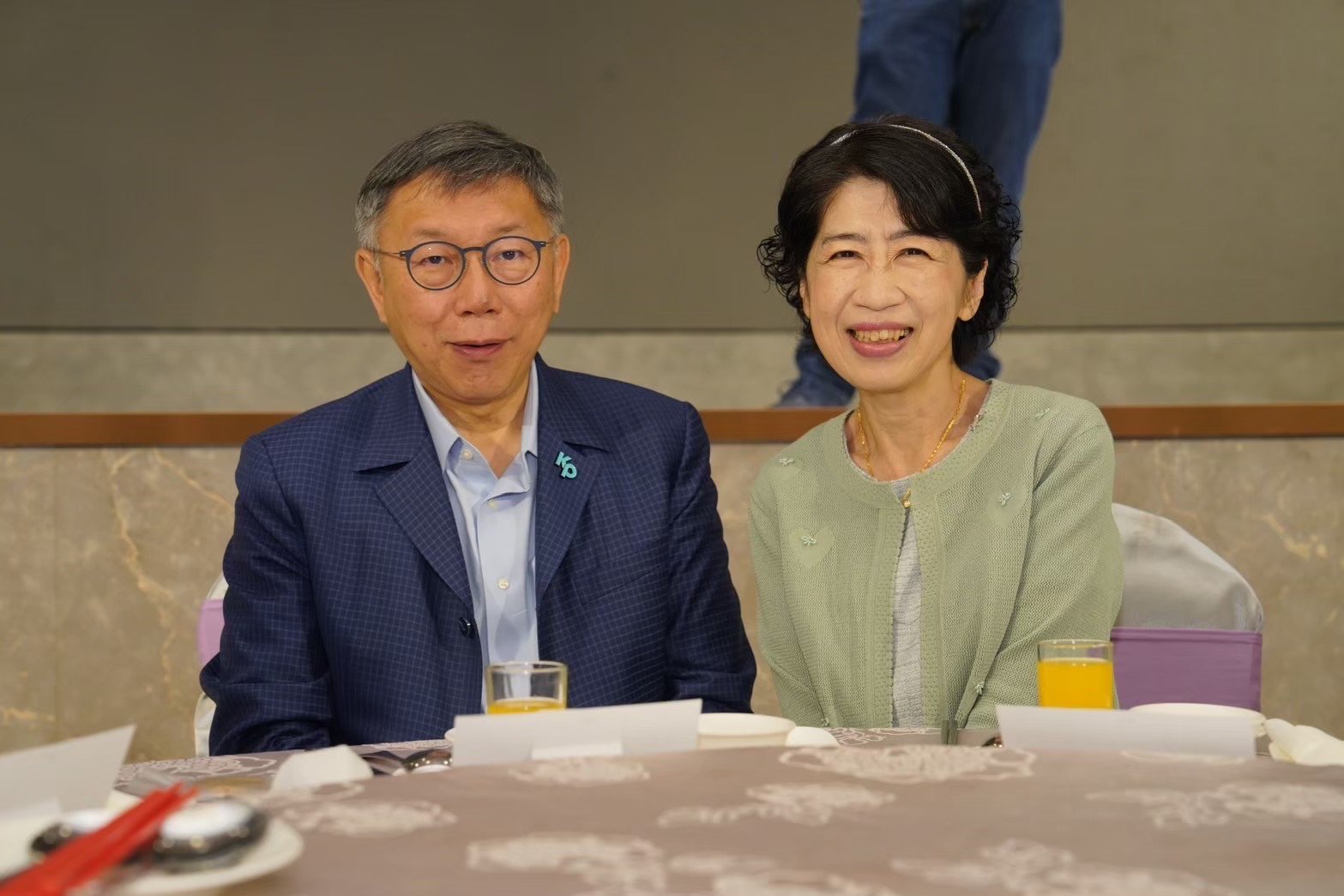 陳佩琪24日批評，有兩位國民黨議員過去提著「滿滿的私製子彈」，送給有民進黨中央軍隊，對著民眾黨亂槍掃射，柯文哲是最大受害者。翻攝陳佩琪臉書