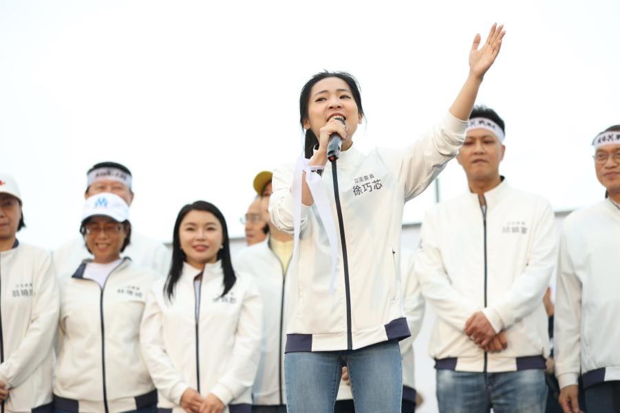 徐巧芯：服務處代收15區罷綠委二階連署　網友貼出服務處打烊照開酸「怎麼沒開門」