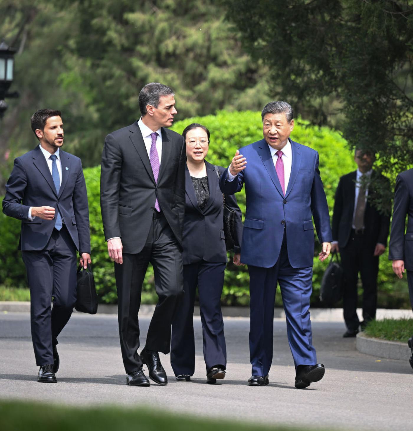 習近平將出訪俄羅斯參加勝利日遊行閱兵，也邀請普丁9月到中國訪問，雙方關係密切。新華社