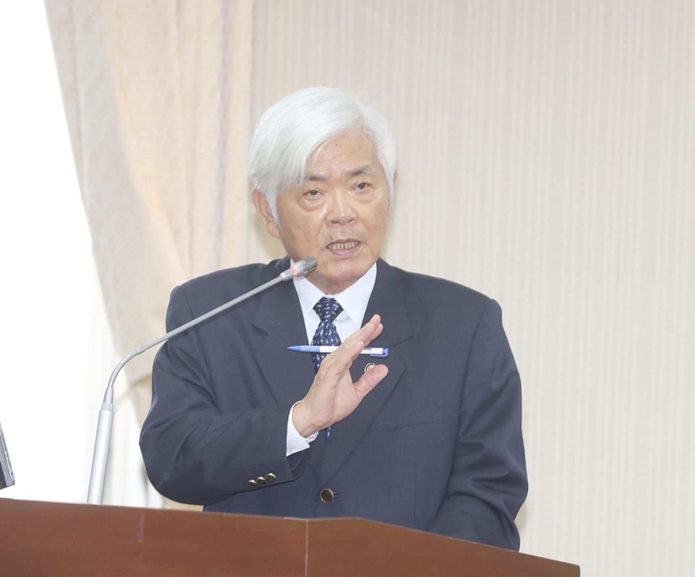 40年前當法官時涉偽造文書，雖然被判無罪，但這件案子總是在李進勇關鍵時刻被提起。中央社