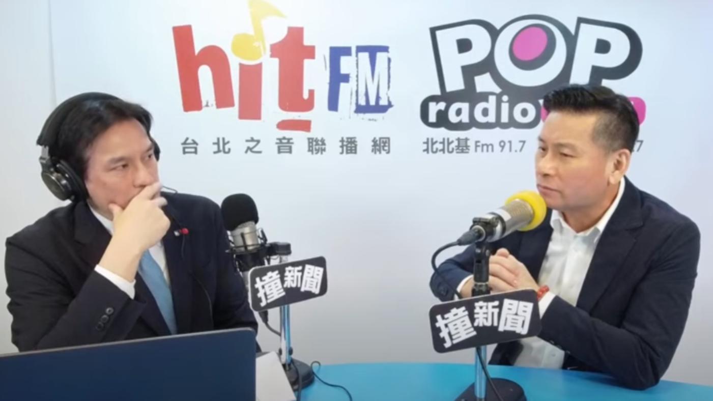 戴錫欽（右）7日接受資深媒體人黃暐瀚主持的《POP撞新聞》專訪。翻攝《POP撞新聞》YT頻道