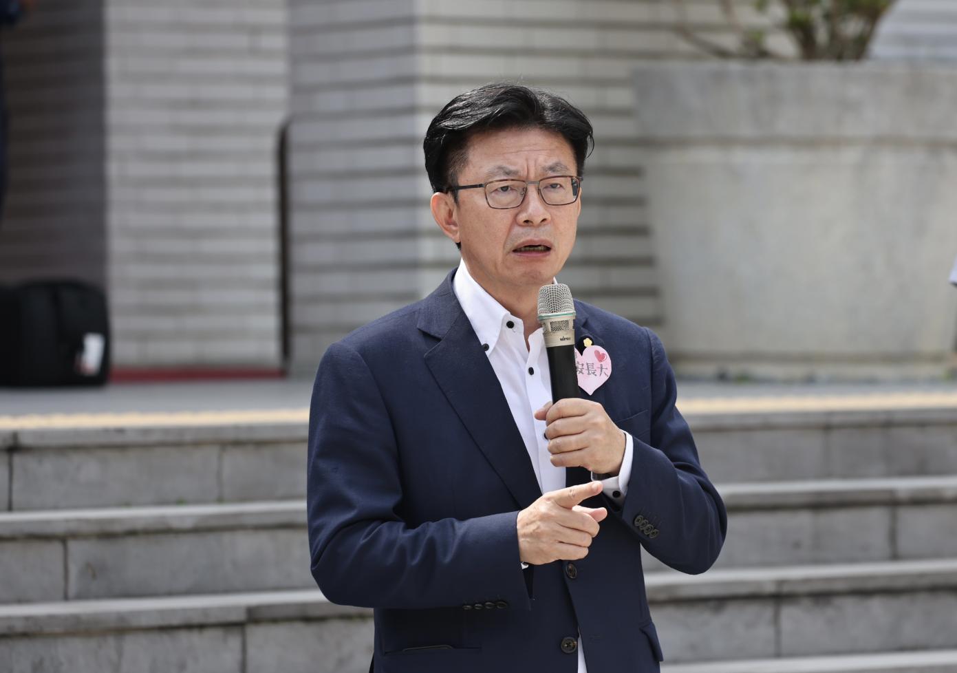 國民黨台南黨工抄連署書遭起訴，民進黨立委郭國文質疑，身兼黨部主委的藍委謝龍介會不知情？林啟弘攝