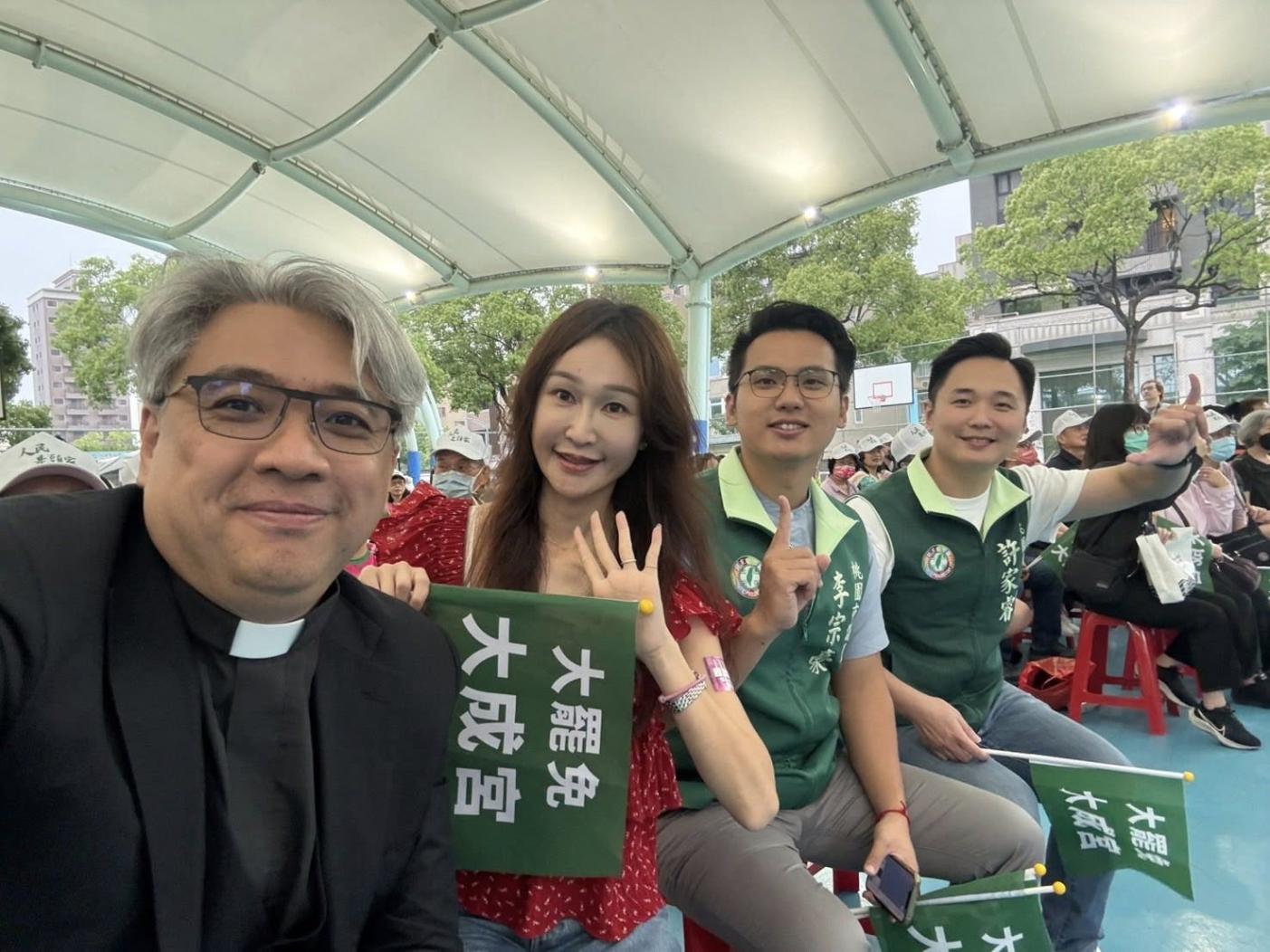 桃園罷免牛煦庭的領銜人陳曉煒（左1）遭爆與桃園其他罷團不合，今在臉書上發出聲明，大罷免不割席不篤灰（港語意告密）。翻攝陳曉煒臉書