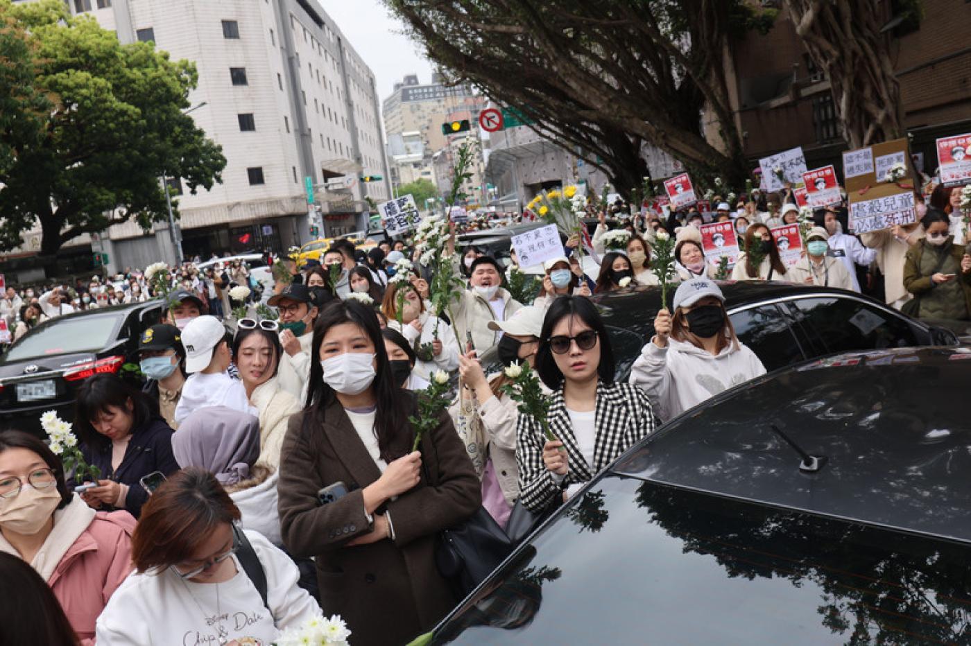 「剴剴」案每次開庭，民間團體就發起聲援行動，號召民眾到台北地院外陳情，要求判被告死刑。 中央社