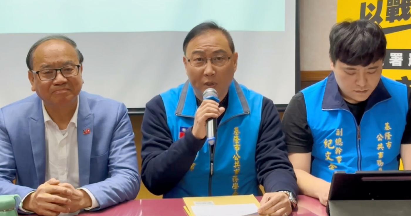 基檢檢察官複訊後，認定游正義（中）有串證、滅證之虞，向基隆地方法院聲請羈押禁見。讀者提供